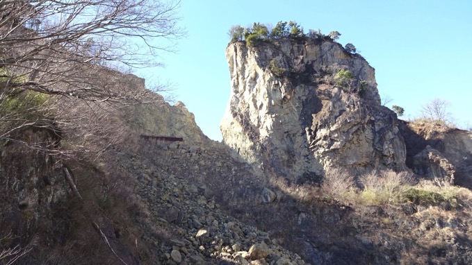 岩船山にハイキング 特撮物のロケ地で有名な一大霊山 栃木市岩舟町 mitchie mのブログ